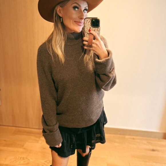 Love shack fancy black skirt - Picture 2 of 2